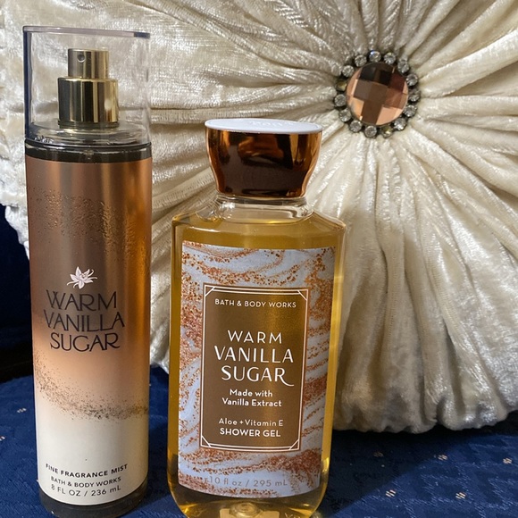 BATH & BODY WORKS SET. . .WARM VANILLA SUGAR SCENT - Picture 2 of 5